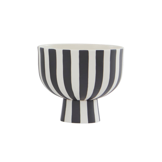 Taza de rayas monocromáticas